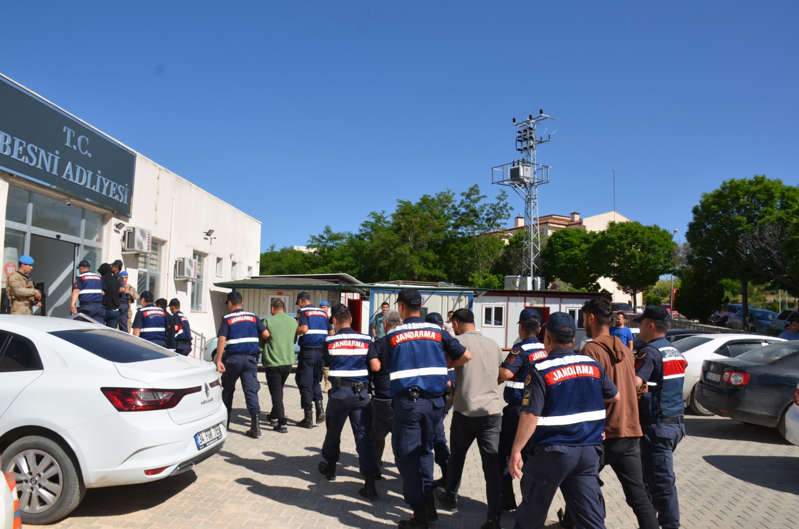 Adıyaman’da tarihi eser kaçakçılığı operasyonu: 12 gözaltı