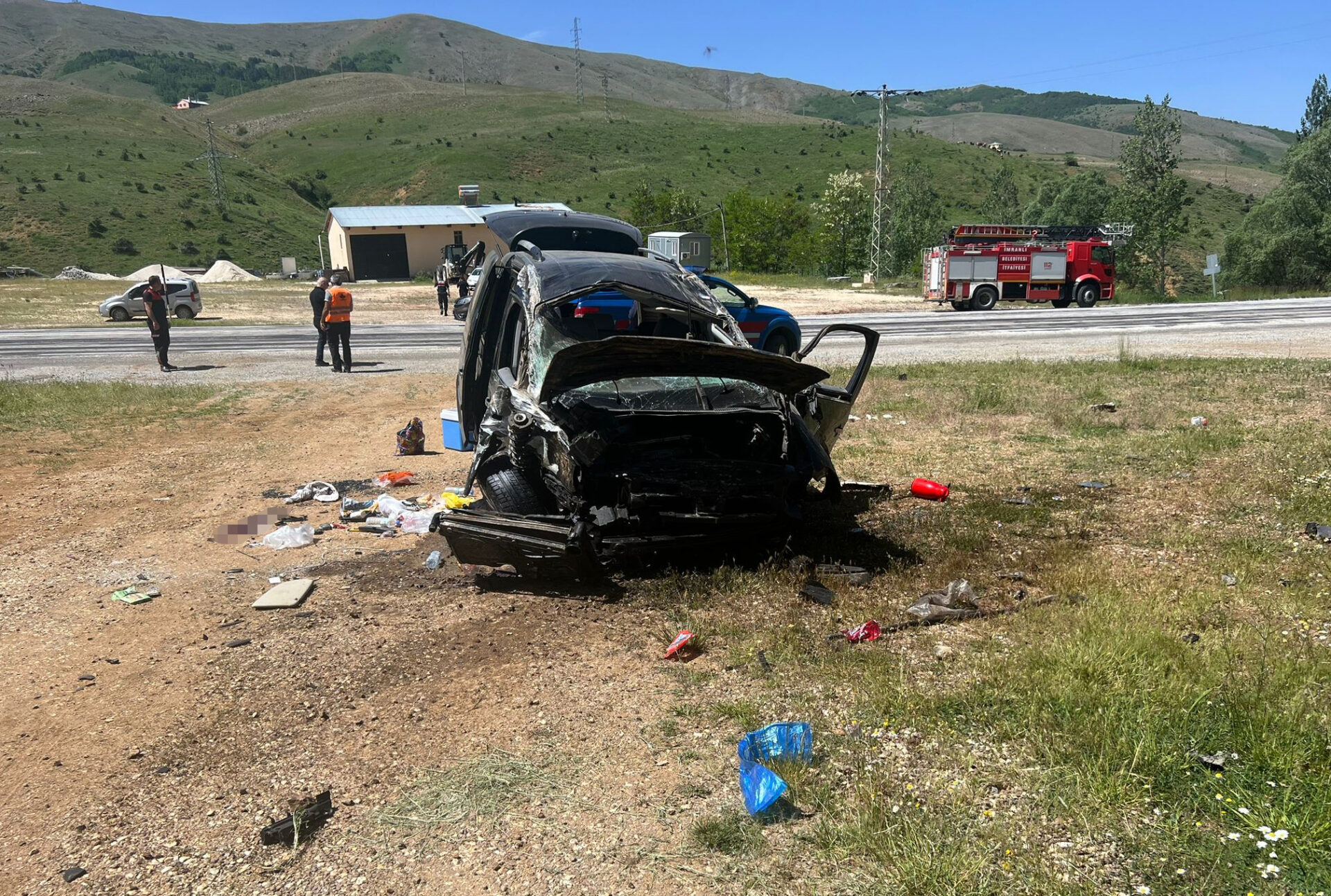 Sivas’ta hafif ticari araç devrildi: 2 çocuk öldü, 4 kişi ağır yaralandı