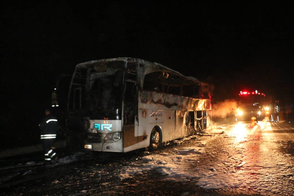 Adana’da otobüste çıkan yangın söndürüldü
