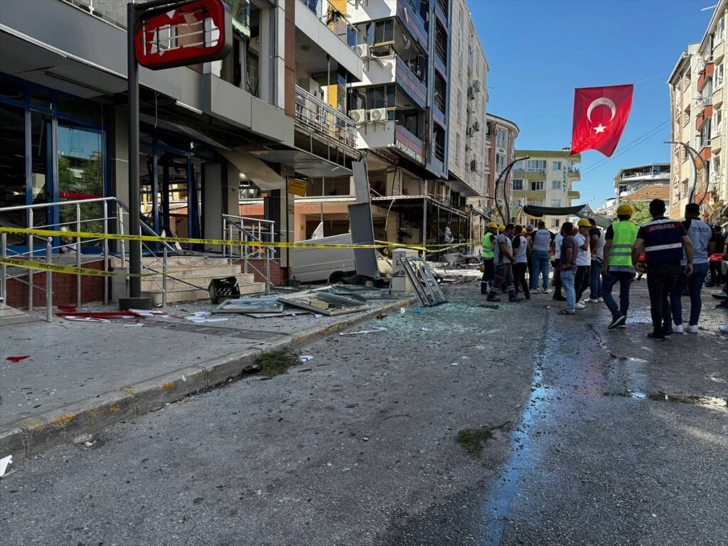 İzmir’deki patlamada hayatını kaybedenlerin kimlikleri belirlendi