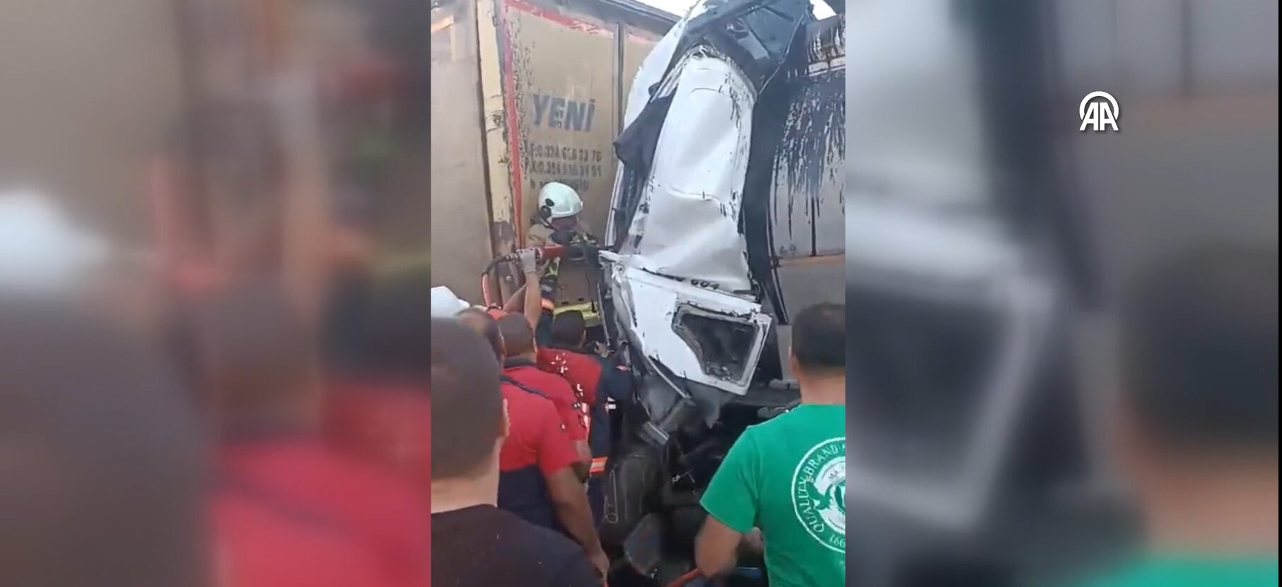 Mardin’de tanker ve tırın çarpıştığı kazada 1 kişi yaralandı