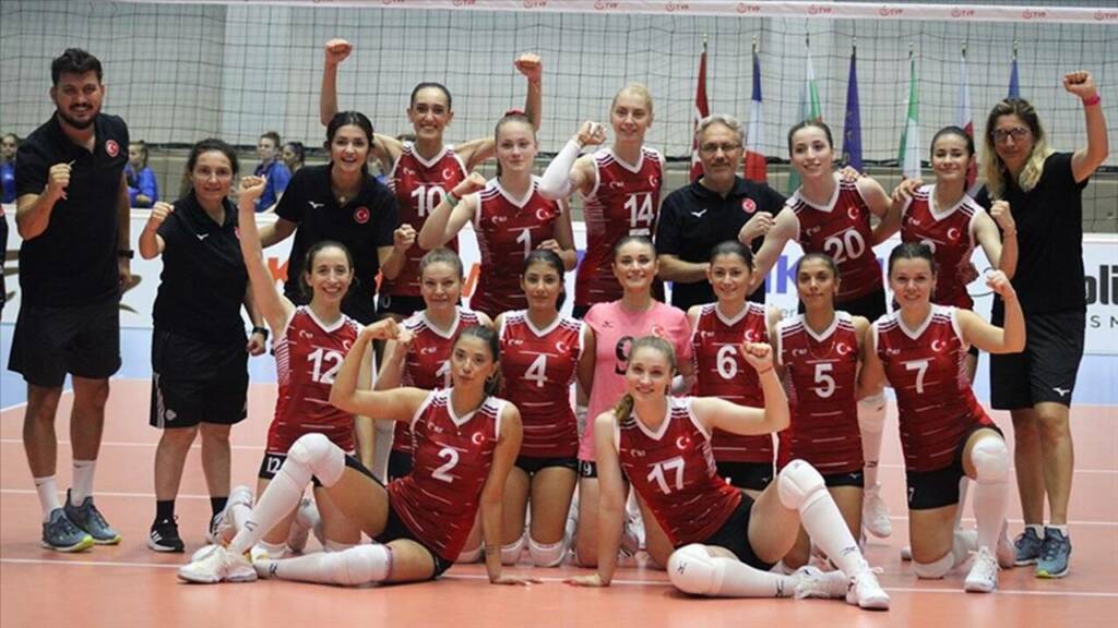 Türkiye İşitme Engelliler Voleybol Milli Takımları Yarı Final Heyecanı Yaşıyor