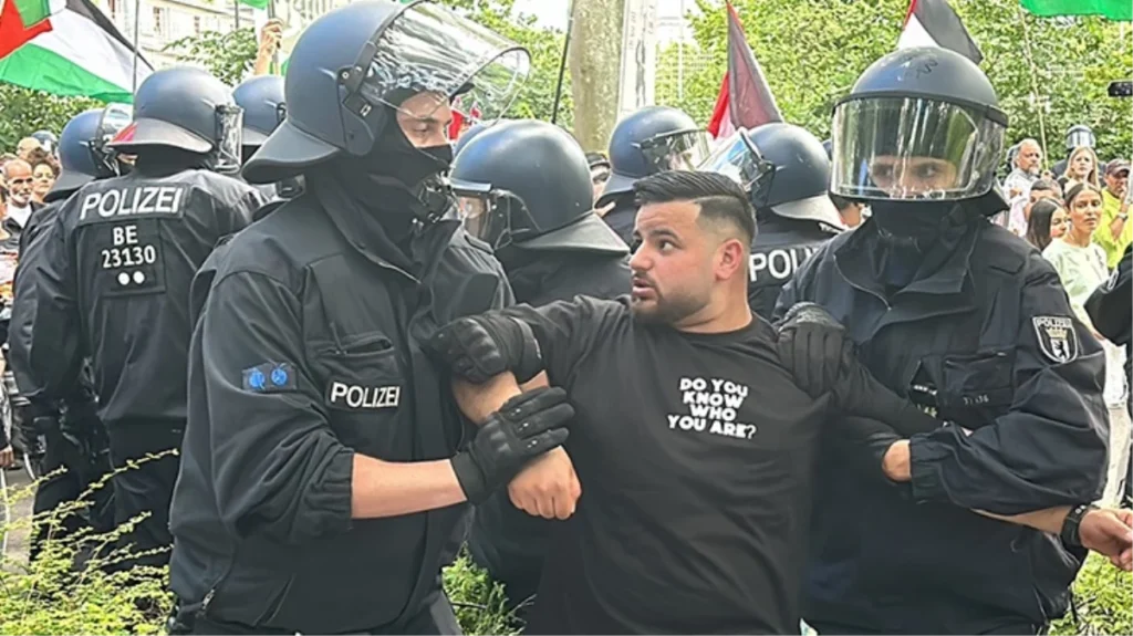 Almanya’da Sokaklar Alev Alev! Çok Sayıda Gözaltı Var