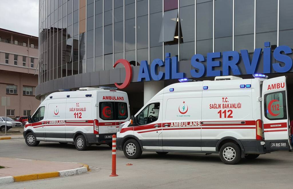 Erzincan’da feci kaza: Aynı aileden 9 yaralı!