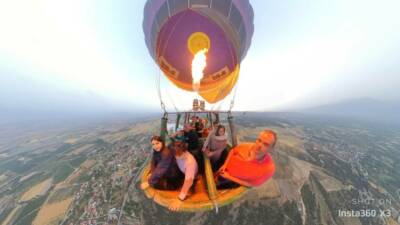 Pamukkale’de balonlar günde 300 turist ile birlikte yükseliyor