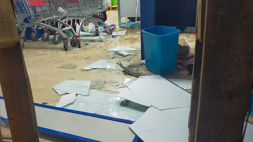Tokat’ta Kuvvetli Rüzgar Etkili Oldu! Bir Marketin Camları Kırıldı, 5 Kişi Yaralandı