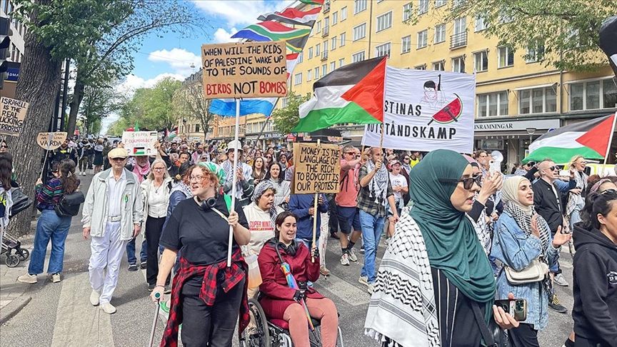 İsveç’te İsrail Büyükelçiliği Önünde Filistin’e Destek Gösterisi Düzenlendi