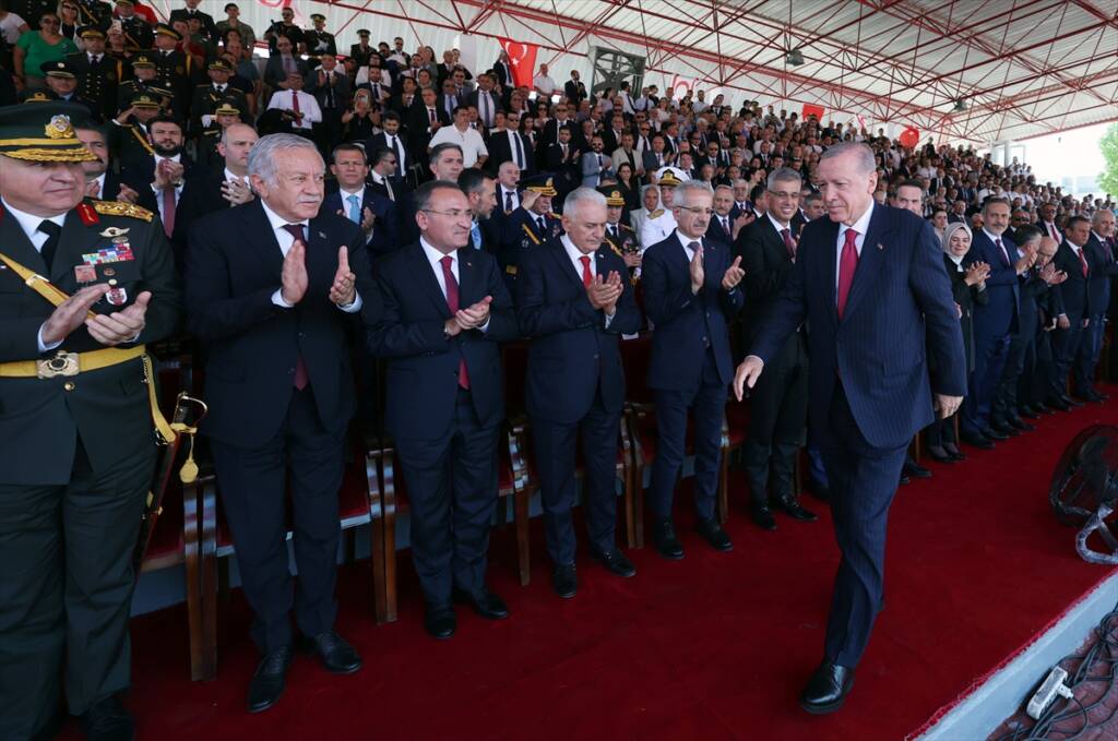 Cumhurbaşkanı Erdoğan’ı duygulandıran hediye