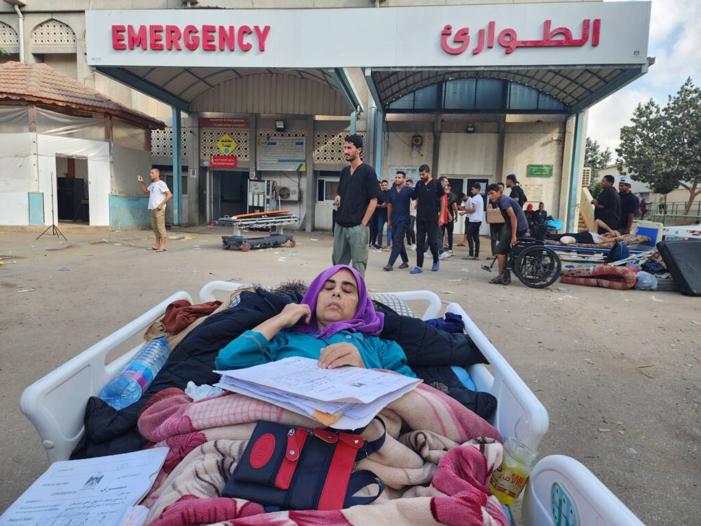 İsrail’in Tahliye Uyarısının Ardından Han Yunus’taki Gazze-Avrupa Hastanesi Boşaltılıyor