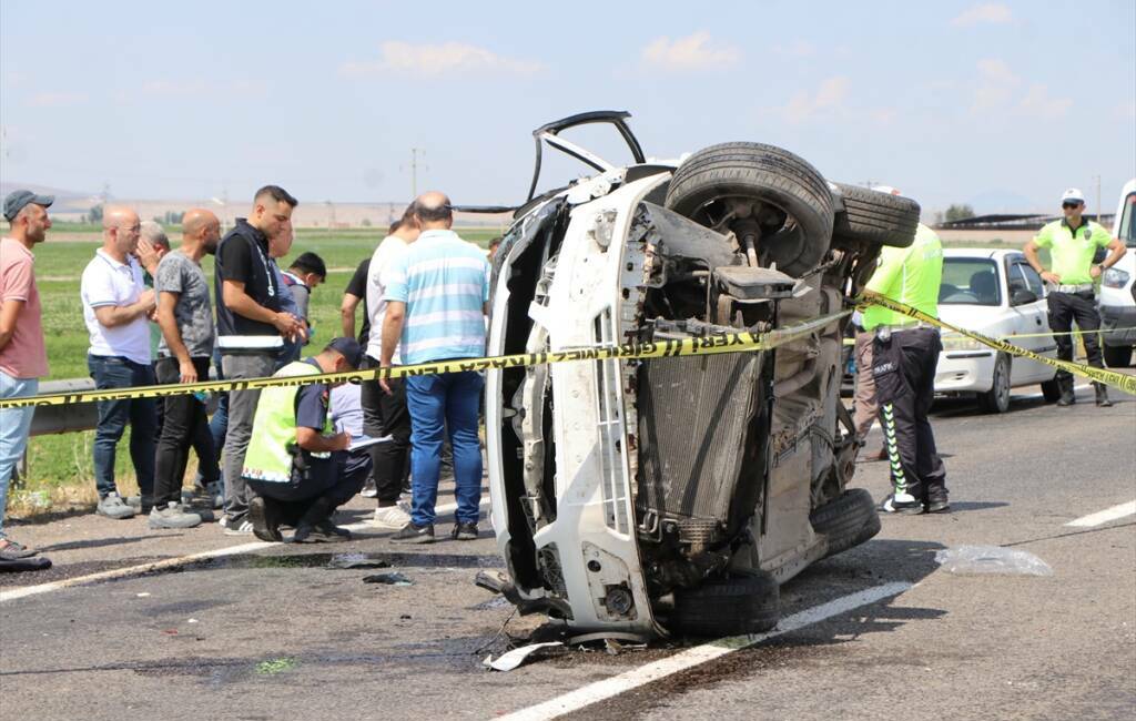 Niğde'de otomobilin devrilmesi sonucu