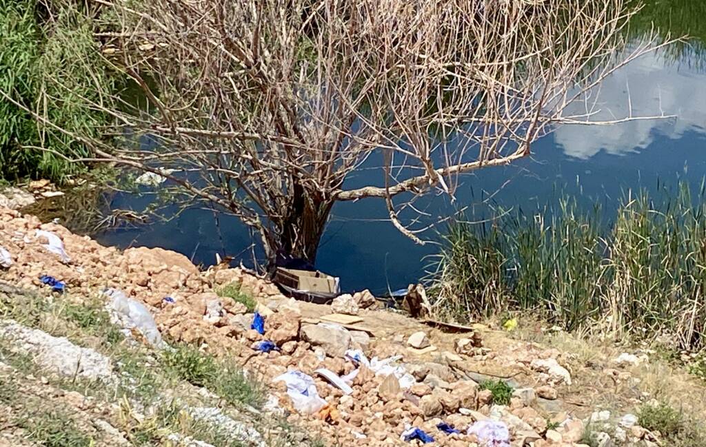 Gölet kenarındaki bazada ceset bulundu!