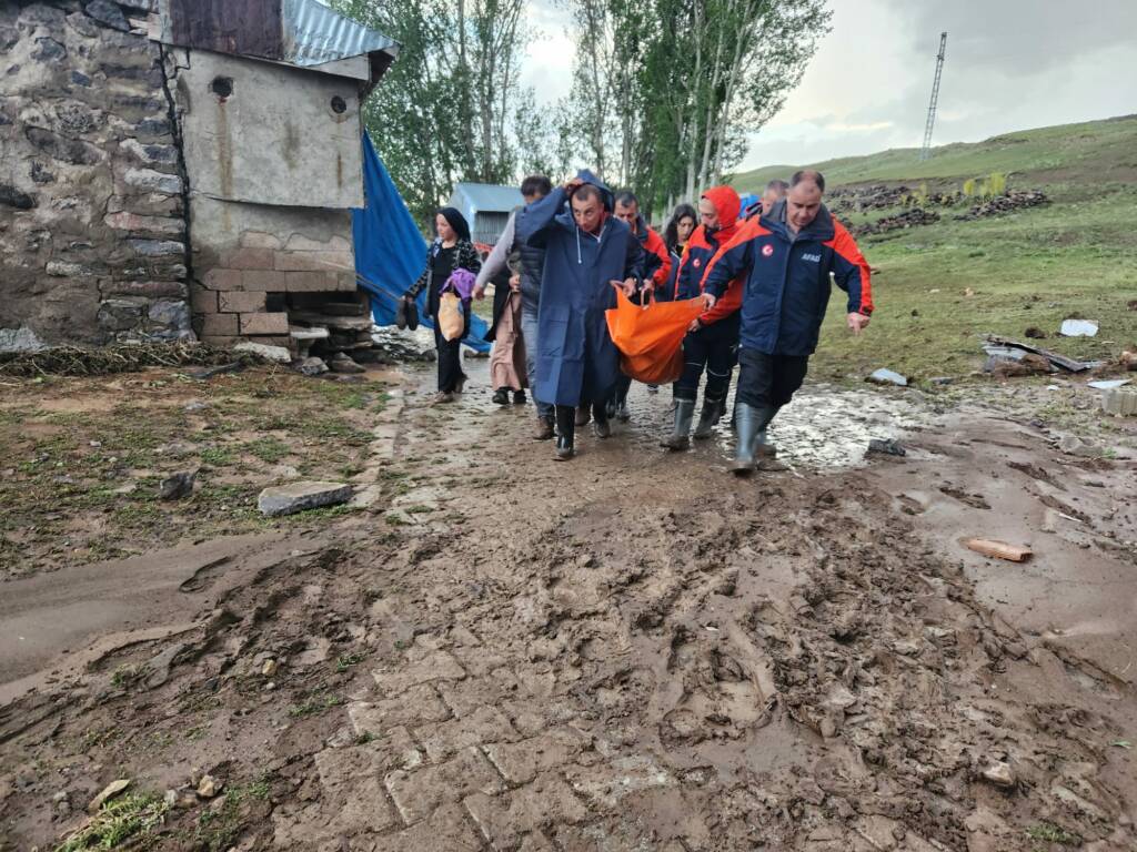 Erzurum’u sel vurdu