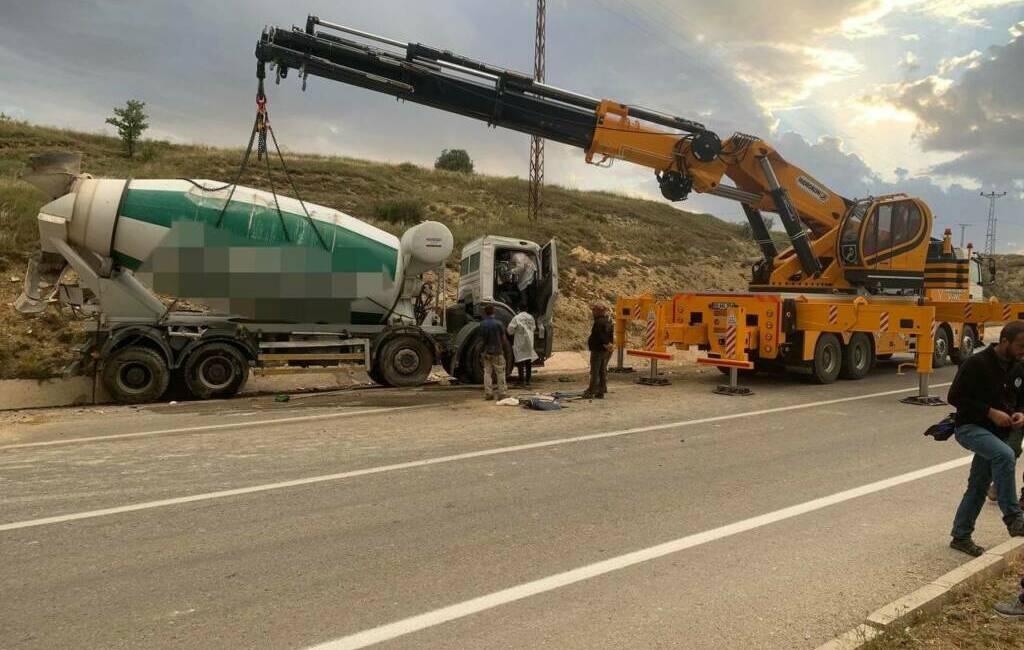 Bayburt’ta sürücüsünün kontrolünden çıkan