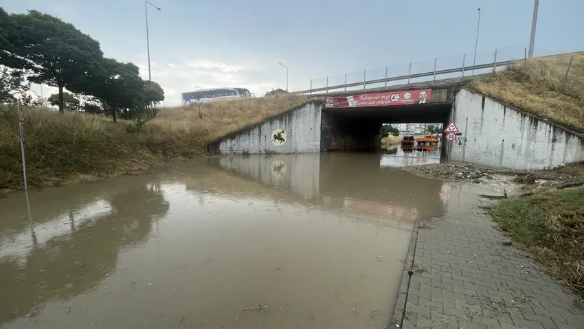  Bolu'da etkili olan sağanak