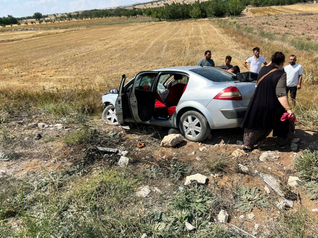 Burdur’da otomobil araziye savruldu: Çok sayıda yaralı!