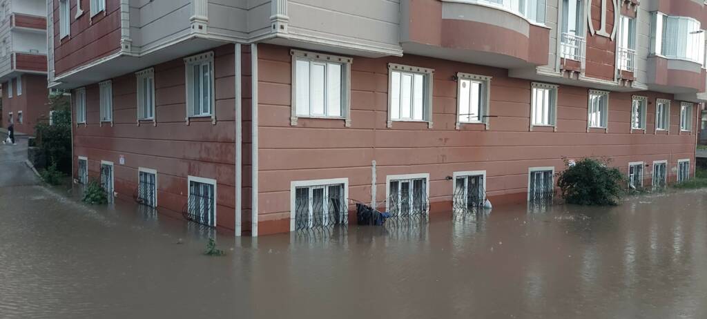 Erzurum'da akşam saatlerinde etkili