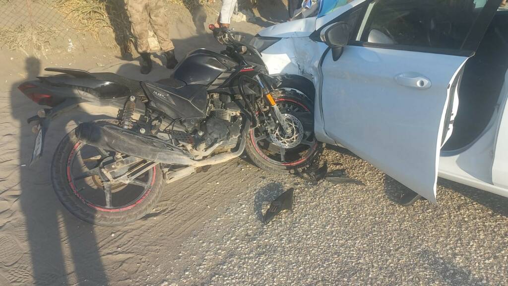 Hatay'da otomobil ile motosikletin