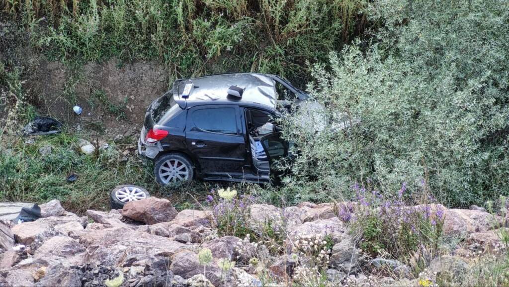 Cip dere yatağına devrildi: 1 ölü, 2 yaralı!