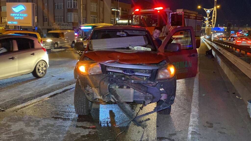 Kocaeli'nin İzmit ilçesinde sürücüsünün