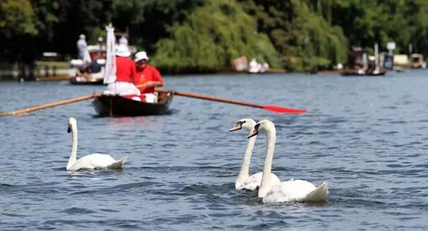 İngiltere'de Thames Nehri boyunca