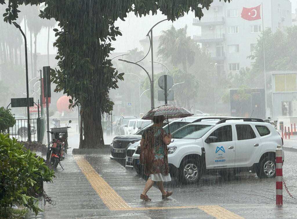 Meteoroloji’den o iller için gök gürültülü yağış uyarısı!