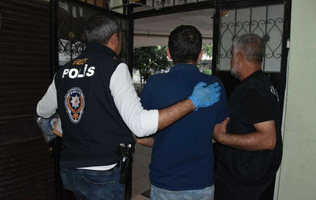 Mersin polisi müstehcen yayın