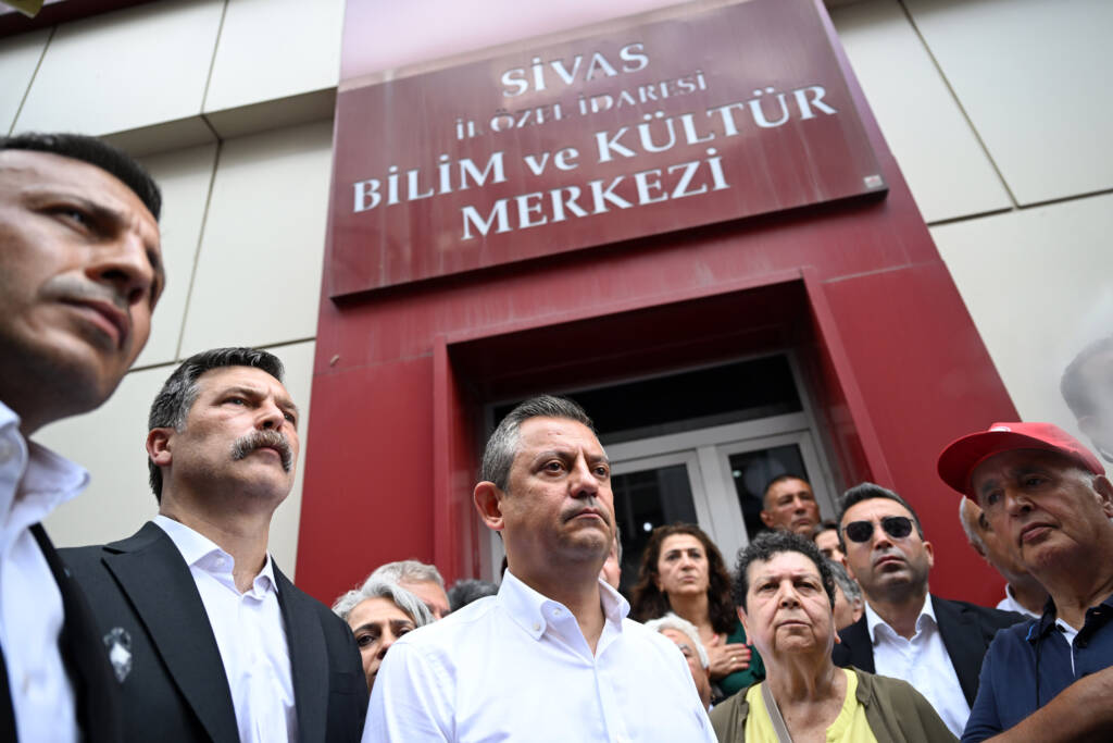 CHP Genel Başkanı Özel’den ‘Sivas olayları’ hakkında açıklama