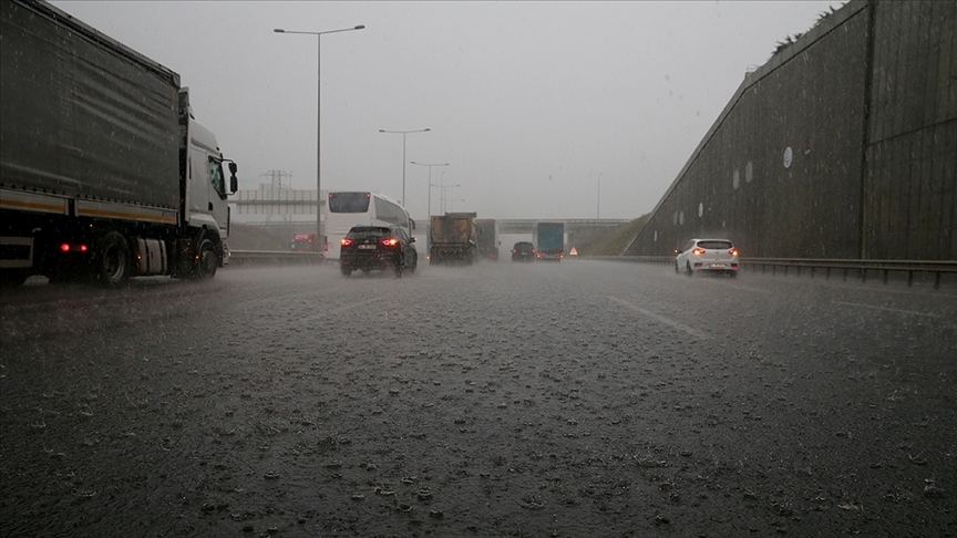 Kars ve Ardahan Çevrelerinde Gök Gürültülü Sağanak Bekleniyor