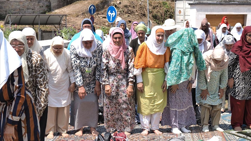 Bosna Hersek’te Savaşta Yıkılan Tarihi Cami, Yeniden İbadete Açıldı