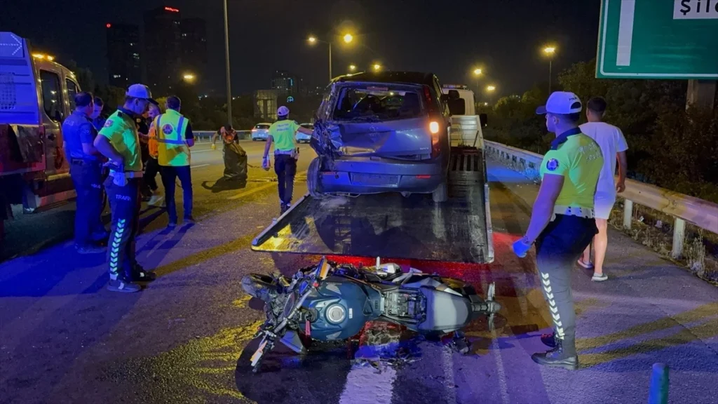 TEM Otoyolu’nda Motosiklet Kazası: 1 Kişi Hayatını Kaybetti