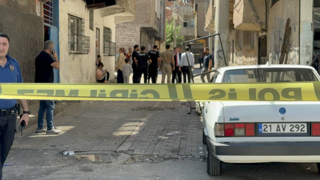 Husumetlilerin pompalı tüfekli kavgasında kan aktı