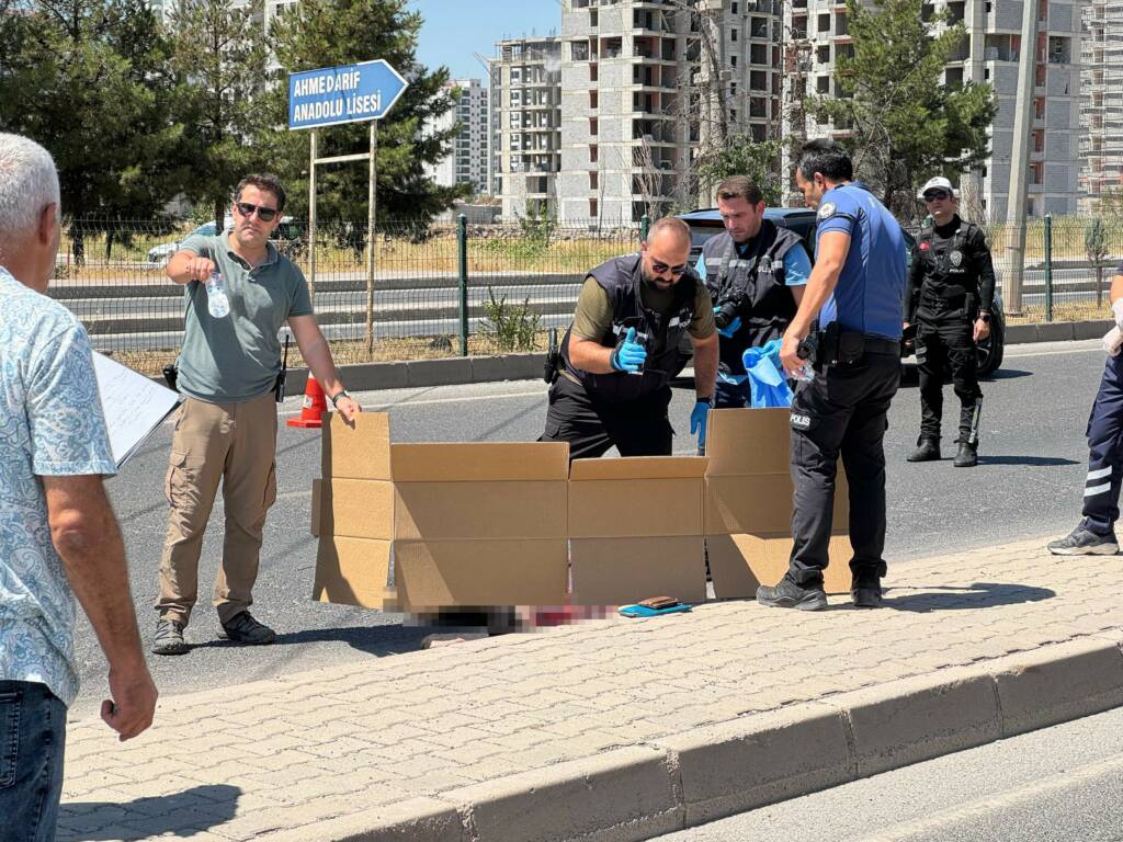 Karayolunda feci kaza: Yaya olay yerinde can verdi 