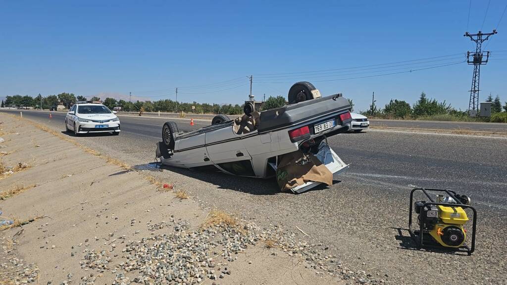 Adıyaman’da takla atan otomobilin sürücüsü yaralandı