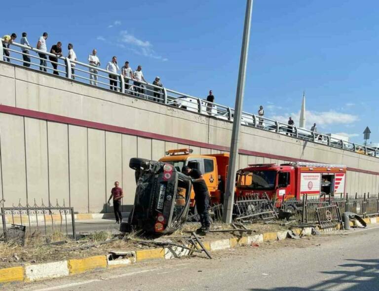 Araç kontrolden çıkıp takla attı: Yaralılar var!