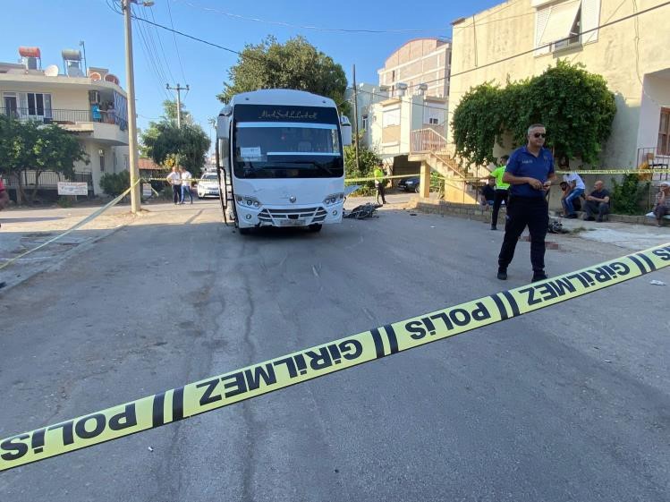 Midibüs ile motosiklet çarpıştı: 19 yaşındaki sürücü öldü!