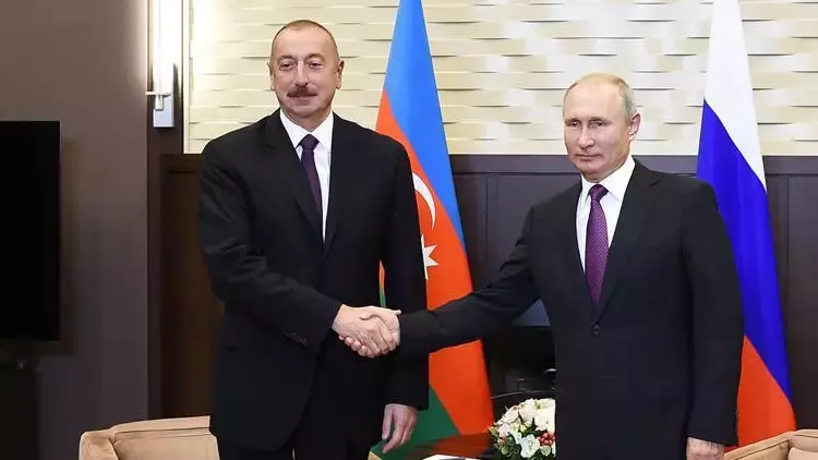 Putin ve Aliyev, Bakü’de görüştü