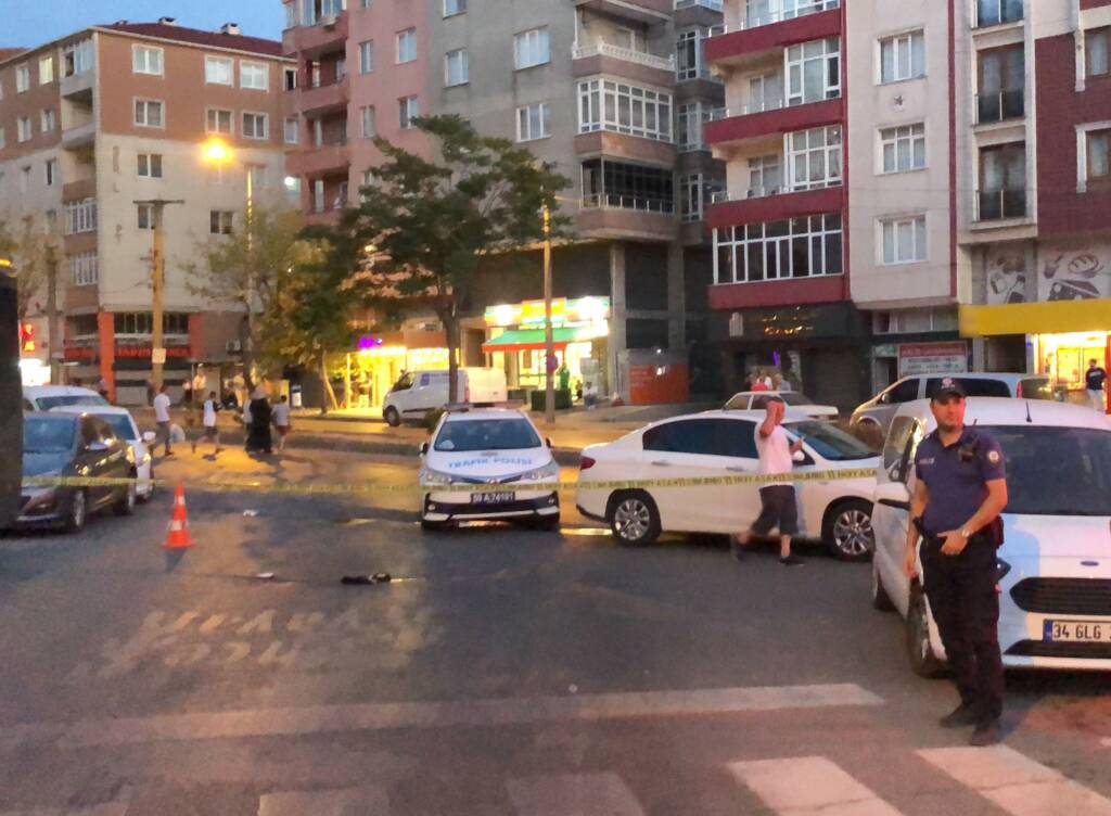 Sokak ortasında silahlı saldırı: Kardeşlerden biri öldü!