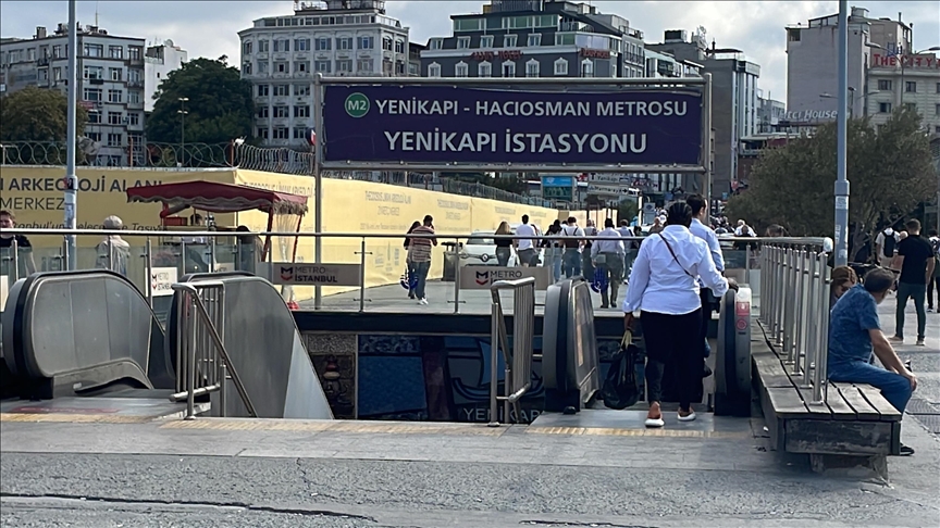 İstanbul'da metro istasyonunda sahipsiz