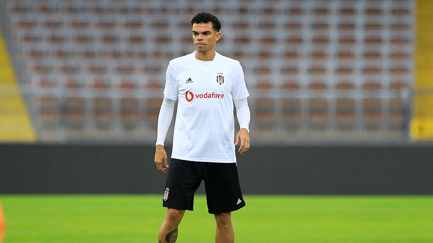 41 yaşındaki Pepe futbolu bıraktı