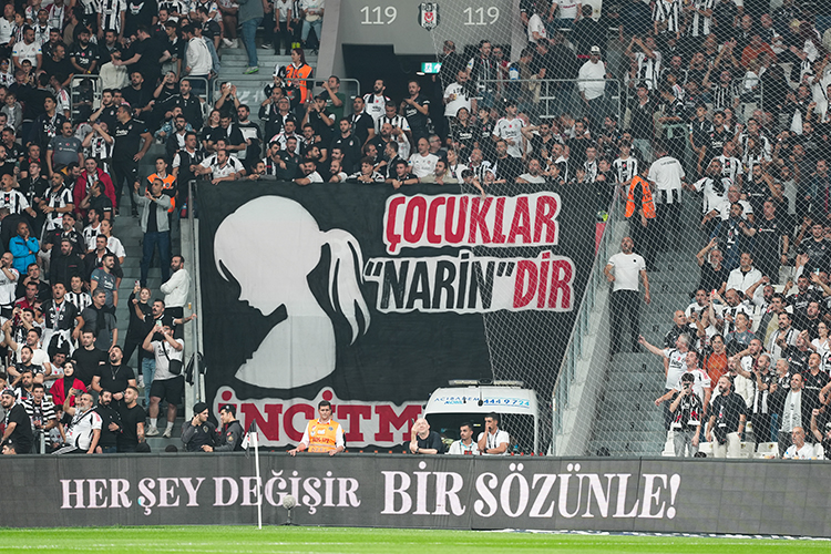 Beşiktaş Taraftarından Tribünde ”Narin” Mesajı