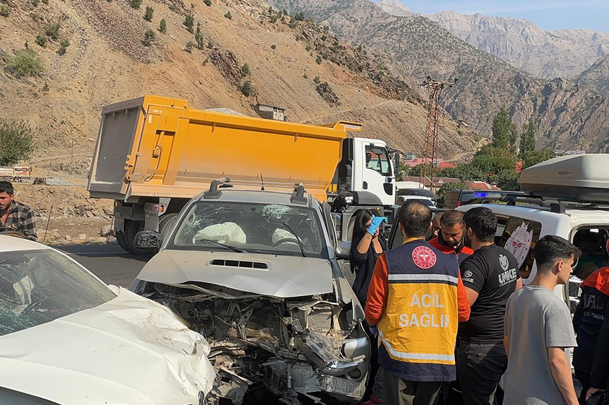 Hakkari-Çukurca kara yolu üzerindeki